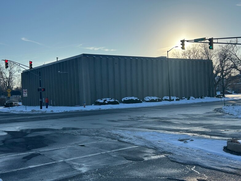 316 E Monroe St, South Bend, IN à vendre - Photo du bâtiment - Image 3 de 12