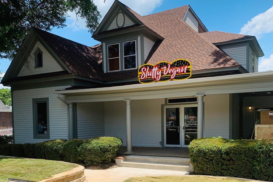 164 N McDonough St, Jonesboro, GA à vendre - Photo du bâtiment - Image 2 de 2