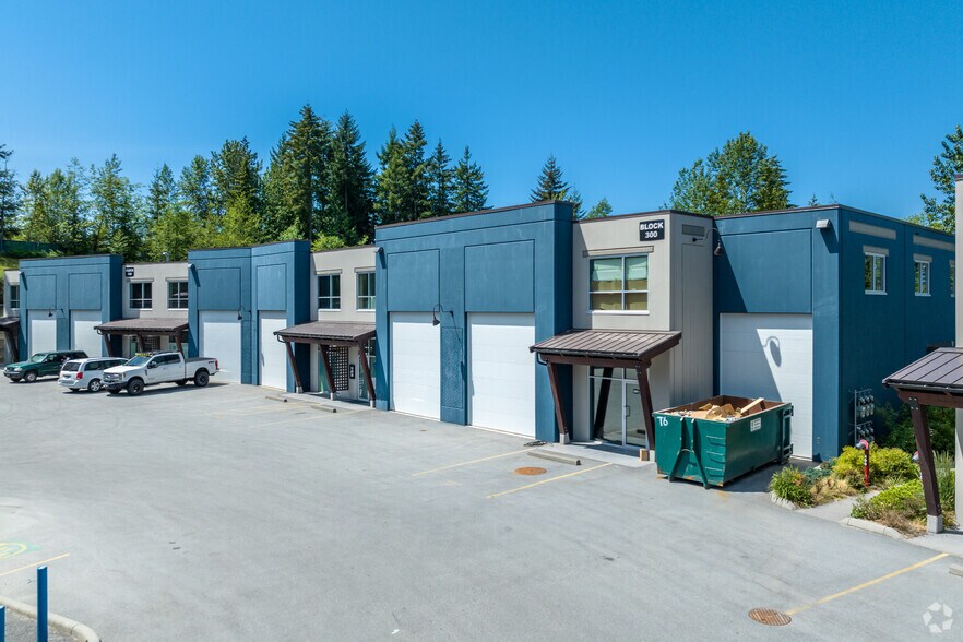 12835 Lilley Dr, Maple Ridge, BC à louer - Photo du bâtiment - Image 3 de 4