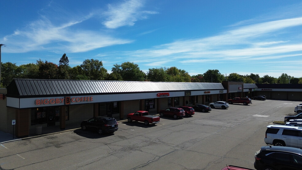 727-817 N State Rd, Davison, MI for lease - Building Photo - Image 3 of 8