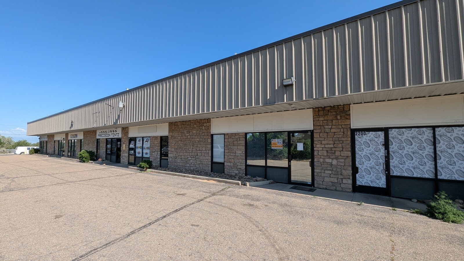2200 Chambers Rd, Aurora, CO 80011 - Unit F - - Interior Photo - Image 1 of 8