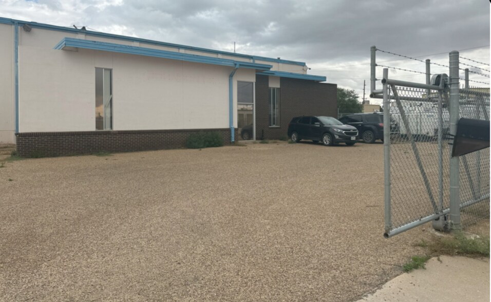 1333 E 44th St, Lubbock, TX à louer - Photo du bâtiment - Image 2 de 6