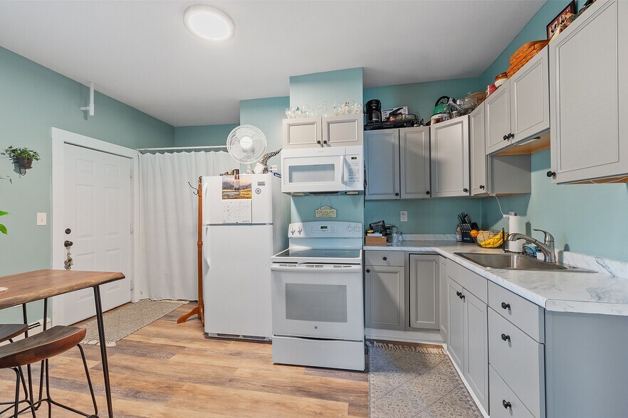 122 Laurel St, Fitchburg, MA à vendre - Photo du bâtiment - Image 2 de 38