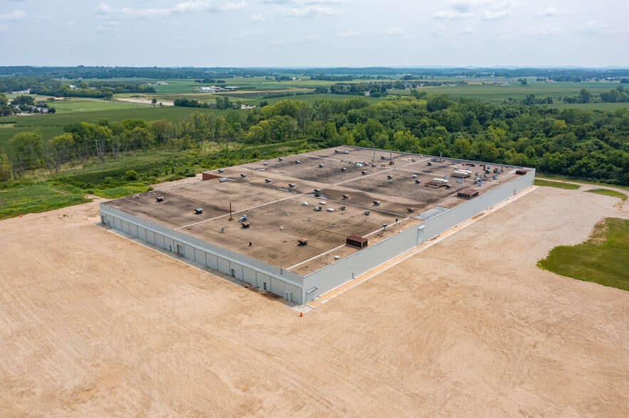 559 E Ohio St, Circleville, OH for lease - Primary Photo - Image 2 of 7