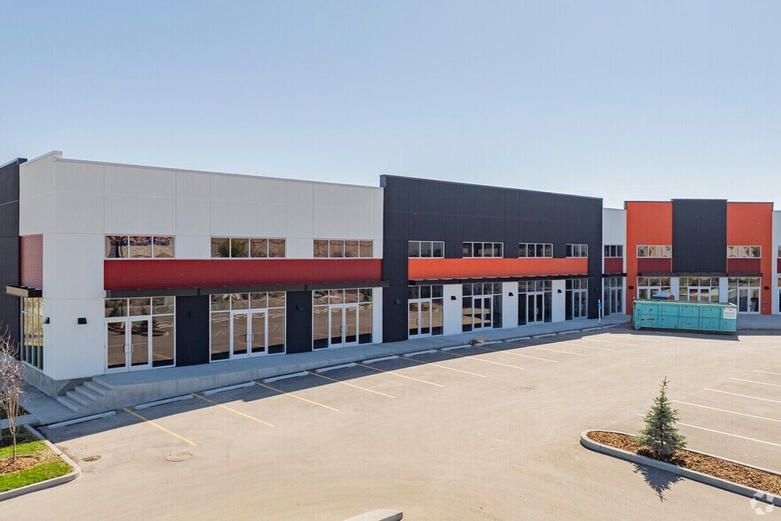 152 Southbank St, Okotoks, AB for lease - Building Photo - Image 2 of 5
