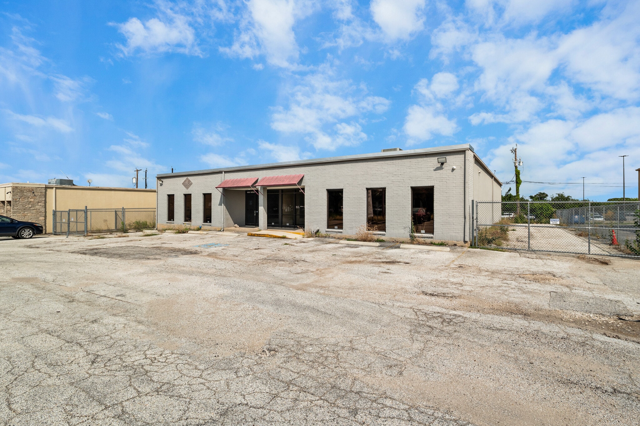 10854 Vandale St, San Antonio, TX à vendre Photo du bâtiment- Image 1 de 37