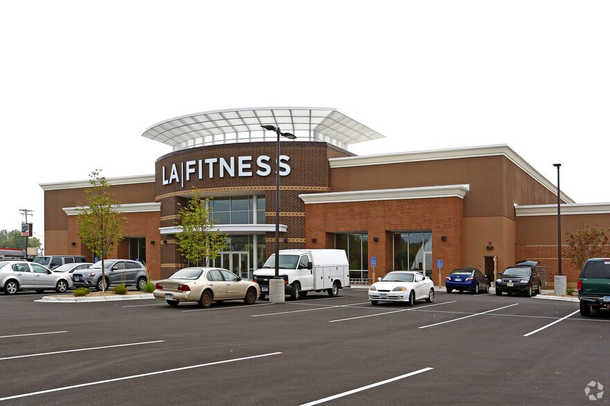 1611 Robert St S, West Saint Paul, MN à louer - Photo principale - Image 1 de 4