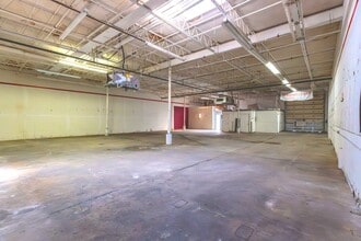 2261-2299 NE 164th St, Aventura, FL à louer Photo intérieure- Image 2 de 3