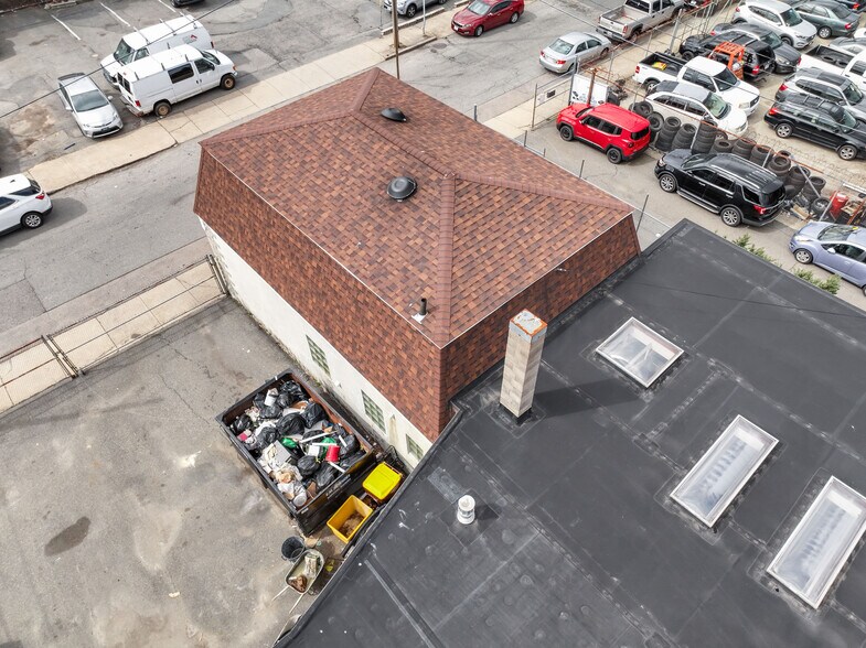 138 Morgan St, Fall River, MA à vendre - Photo du bâtiment - Image 3 de 31