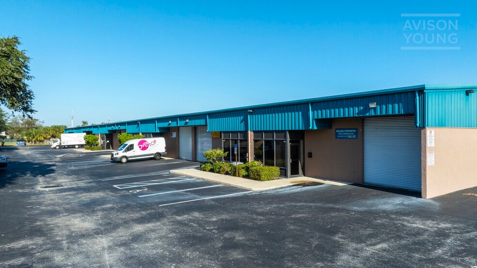 3712-3728 Vineland Rd, Orlando, FL for lease - Building Photo - Image 3 of 20