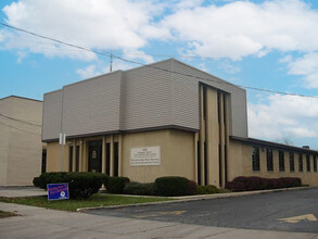 1226 N Michigan Ave, Saginaw, MI for lease Building Photo- Image 2 of 4