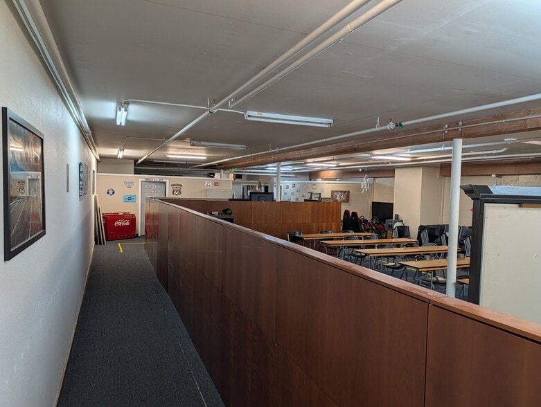18411-18421 Highway 99, Lynnwood, WA for lease - Building Photo - Image 2 of 8