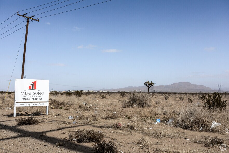 US-395, Adelanto, CA à vendre - Photo du bâtiment - Image 2 de 2
