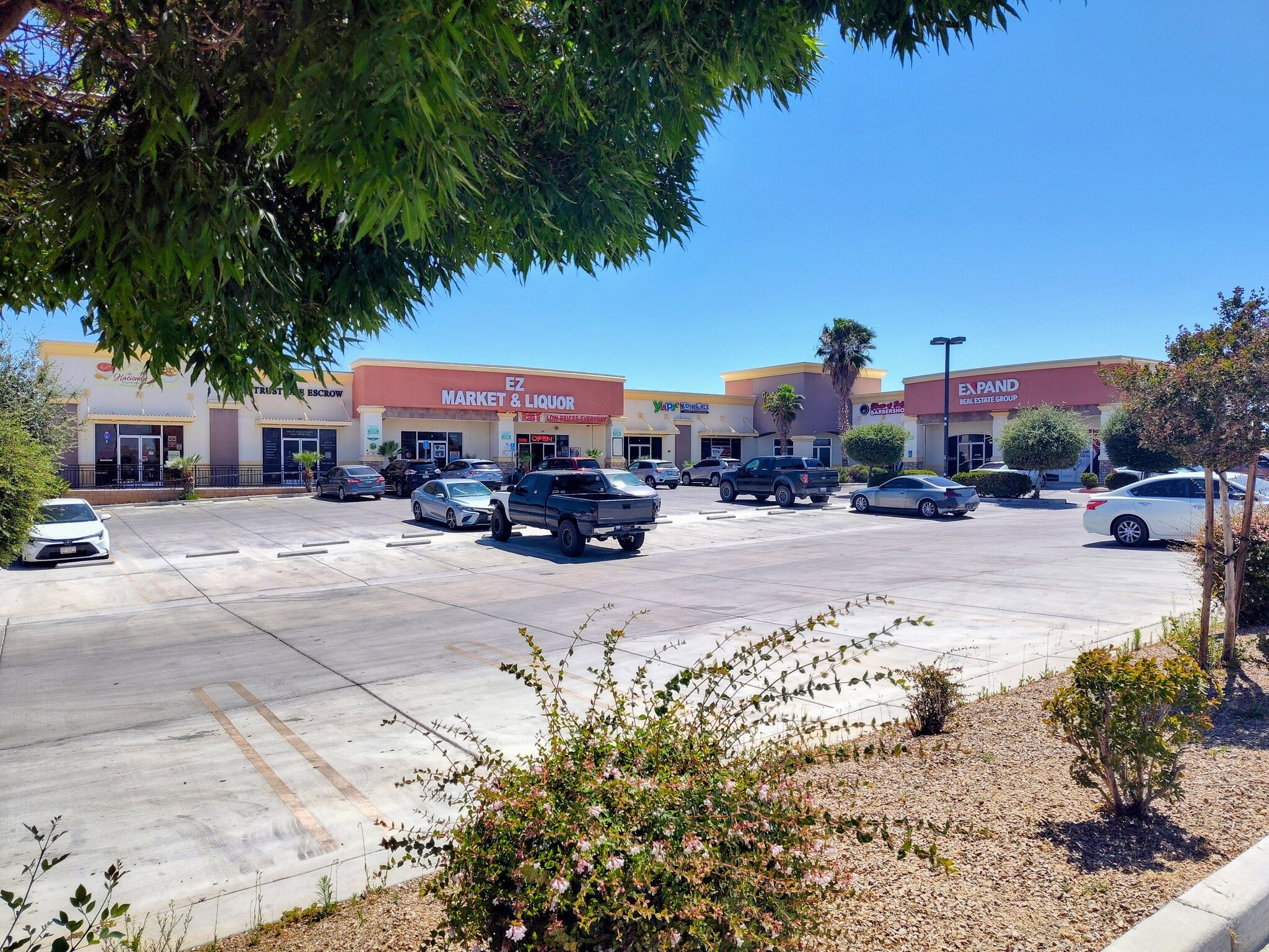 11850 Hesperia Rd, Hesperia, CA à louer Photo intérieure- Image 1 de 3