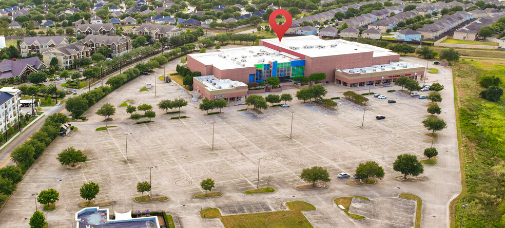 15900 Yorktown Crossing Pky, Houston, TX for lease - Primary Photo - Image 1 of 7