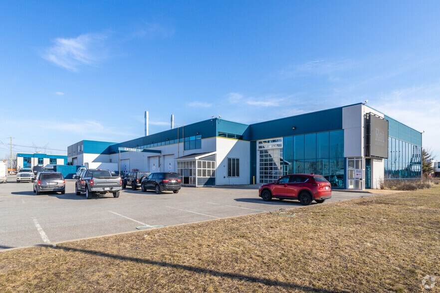 2275 Boul des Entreprises, Terrebonne, QC for lease - Building Photo - Image 2 of 7