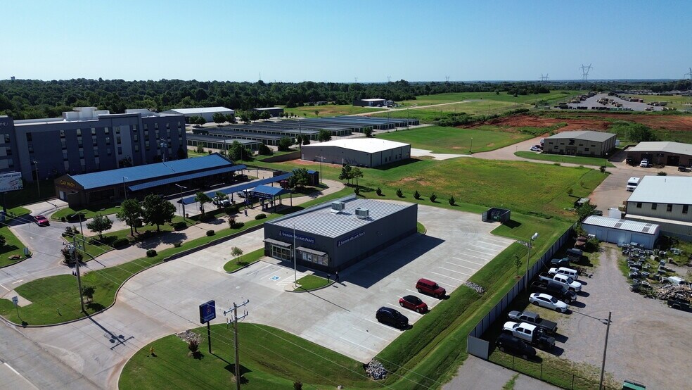 1260 E State Hwy 152, Mustang, OK à vendre - Photo du bâtiment - Image 3 de 7