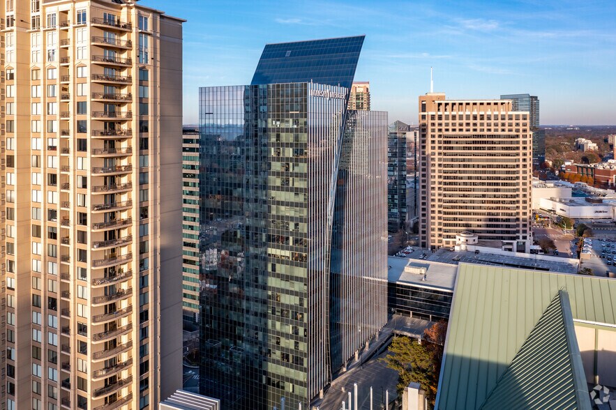 3560 Lenox Rd NE, Atlanta, GA à louer - Photo du bâtiment - Image 2 de 14