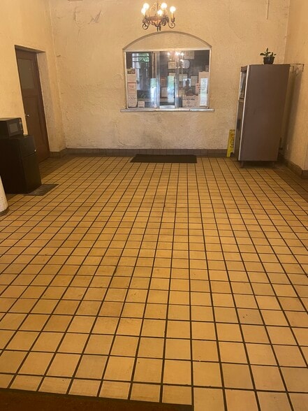 4020 W Lafayette Blvd, Detroit, MI à vendre - Photo intérieure - Image 2 de 4