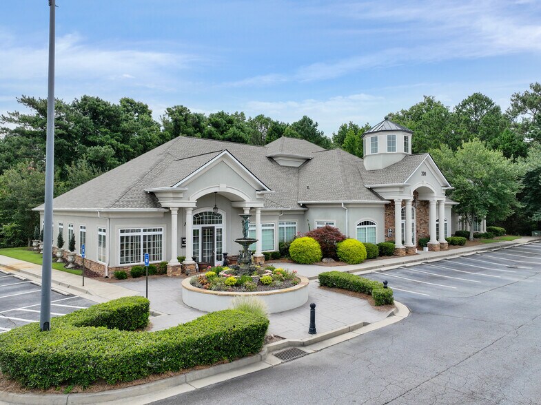 1816 Eagle Dr, Woodstock, GA à louer - Photo du bâtiment - Image 3 de 10