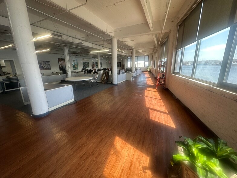 59 E 1st St, Bayonne, NJ for sale - Interior Photo - Image 3 of 5