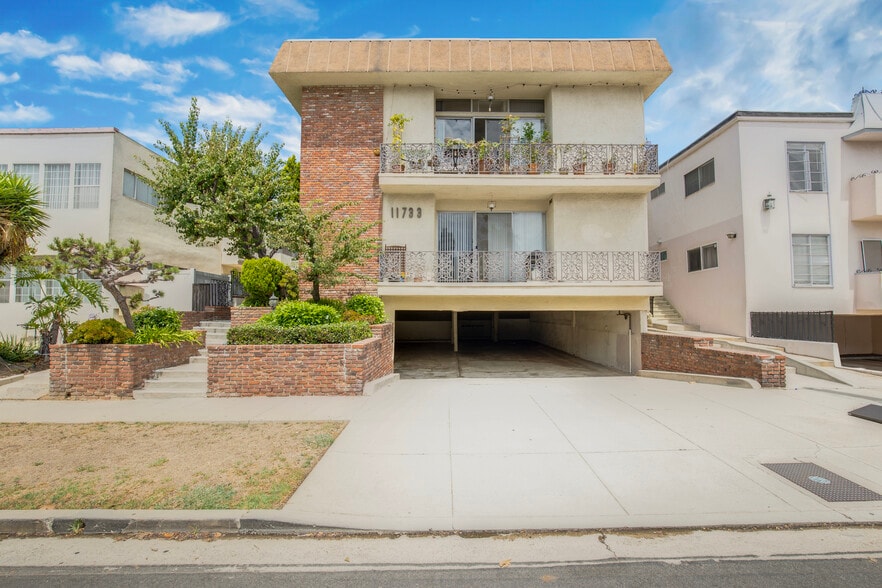 11733 Mayfield Ave, Los Angeles, CA for sale - Building Photo - Image 2 of 33