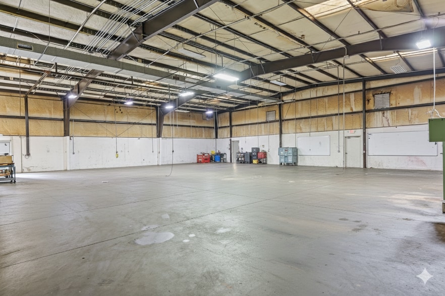 913 Washington St, Graham, NC for lease - Interior Photo - Image 3 of 23