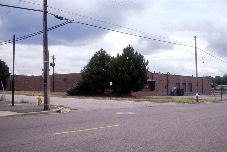 3880 Holly St, Denver, CO for lease - Building Photo - Image 2 of 18