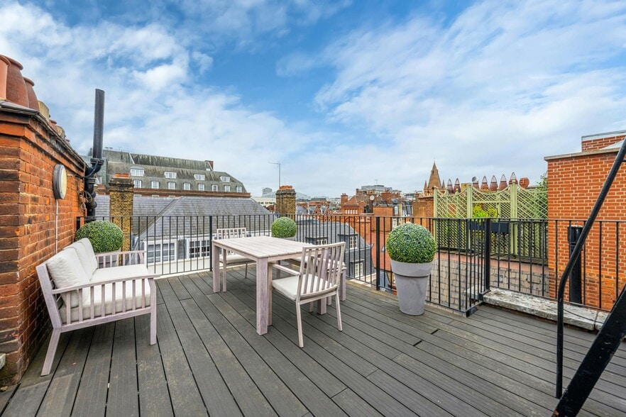 22 Gilbert St, Londres à louer - Photo du bâtiment - Image 3 de 22