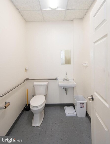 837 Chesapeake Dr, Cambridge, MD for lease - Interior Photo - Image 2 of 3