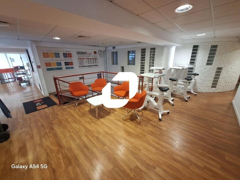 Bureau dans Issy-les-Moulineaux à louer - Photo intérieure - Image 2 de 5
