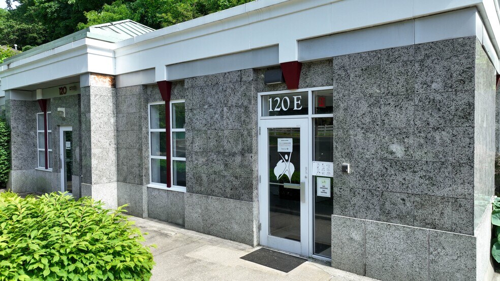 120 E Main St, Huntington, NY à vendre - Photo principale - Image 1 de 1