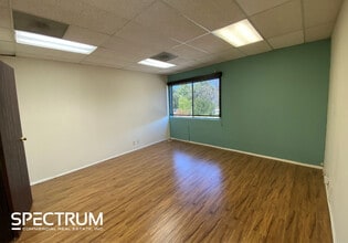 20951-20963 Devonshire St, Chatsworth, CA for lease Interior Photo- Image 2 of 3