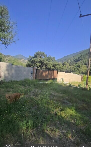 20,000sq/ft Land for Lease w/water & electricity, Tujunga, CA for lease - Building Photo - Image 3 of 4