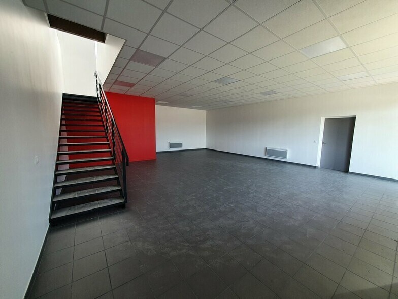 10 Boulevard De La Communauté, Buchelay for sale - Building Photo - Image 3 of 15