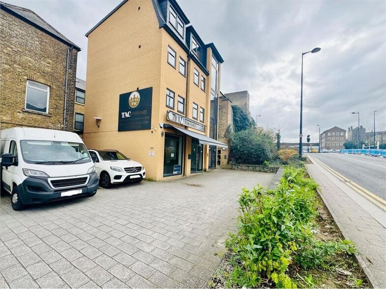 12 Railway St, Chatham for lease - Building Photo - Image 2 of 3