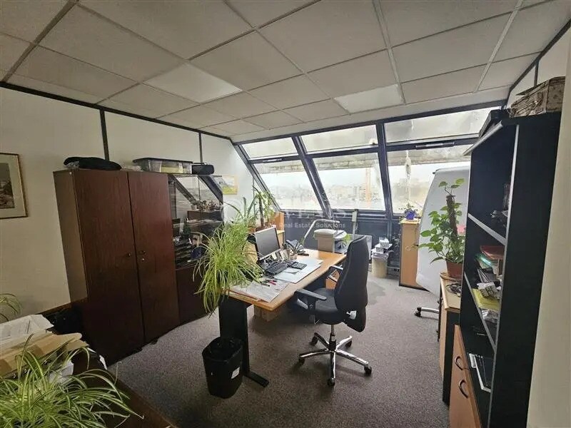 Office in Pantin for lease Building Photo- Image 1 of 13