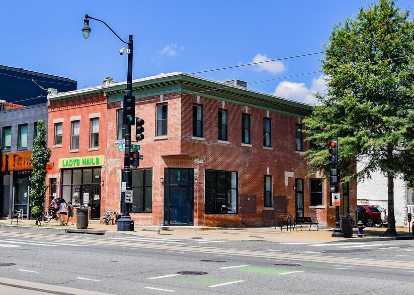 528 H St NE, Washington, DC à louer - Photo du bâtiment - Image 2 de 15