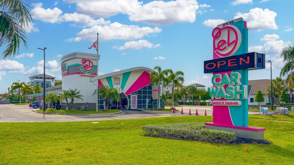 4936 S Cleveland Ave, Fort Myers, FL à vendre - Photo du bâtiment - Image 1 de 3