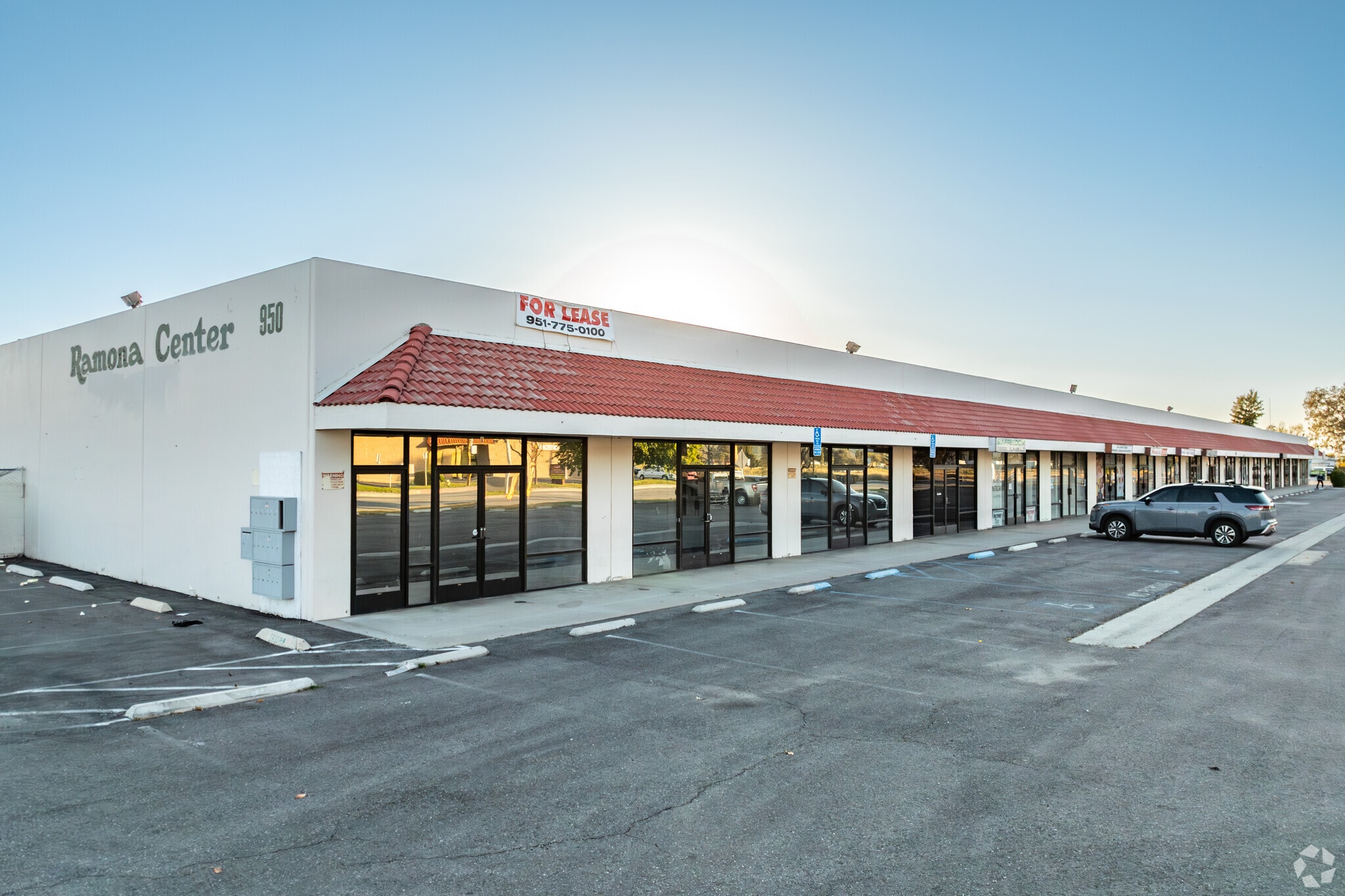 950 Ramona Blvd, San Jacinto, CA for lease Primary Photo- Image 1 of 8
