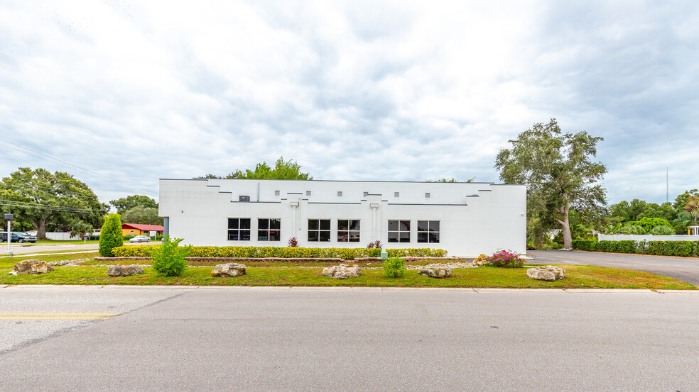 3800 26th St W, Bradenton, FL for sale - Building Photo - Image 3 of 61