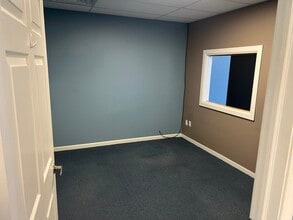 1400 Scott Lake Rd, Waterford, MI for lease Interior Photo- Image 2 of 11