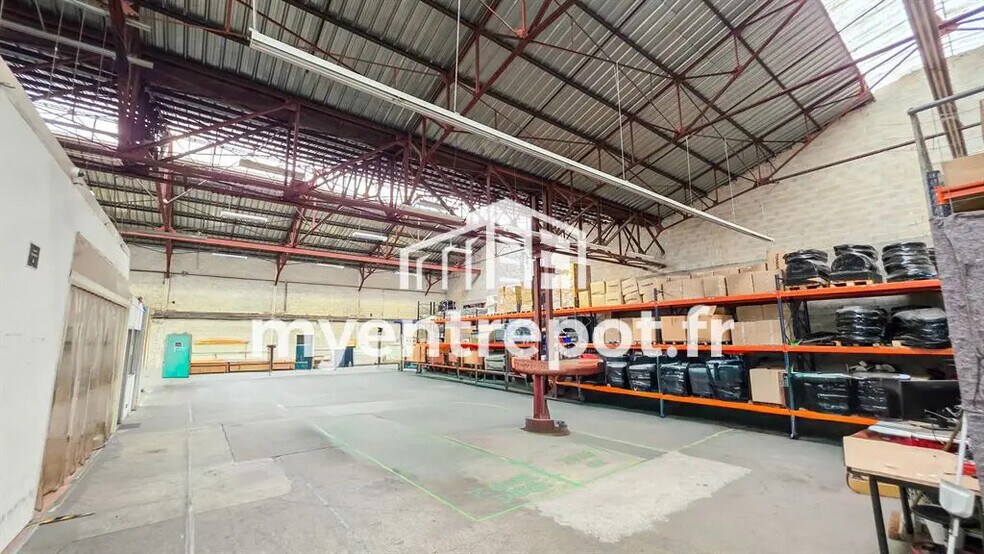 Flex in Marseille for lease - Building Photo - Image 2 of 6