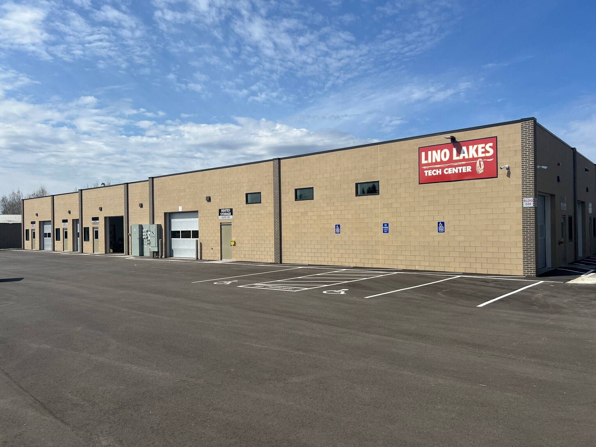 440 Park Ct, Circle Pines, MN for lease Building Photo- Image 1 of 8