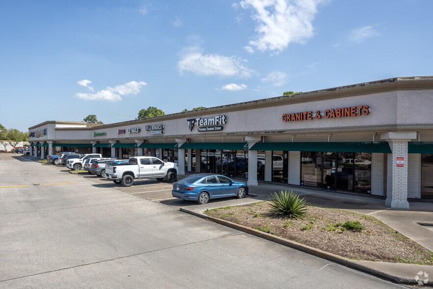 4802-4930 Fairmont Pky, Pasadena, TX for lease - Building Photo - Image 2 of 13