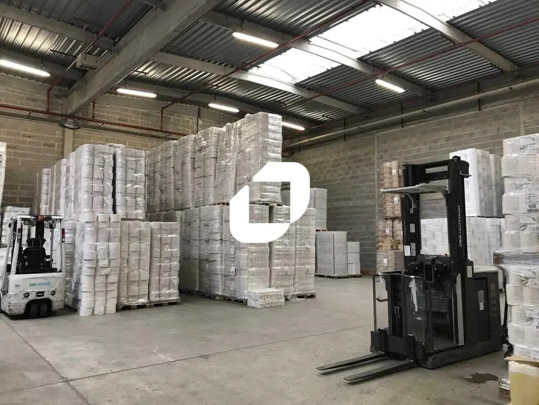 Flex in Coignières for lease Interior Photo- Image 1 of 10