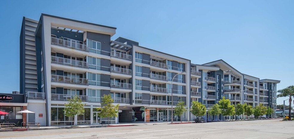 11924 W Washington Blvd, Los Angeles, CA for lease - Building Photo - Image 2 of 82