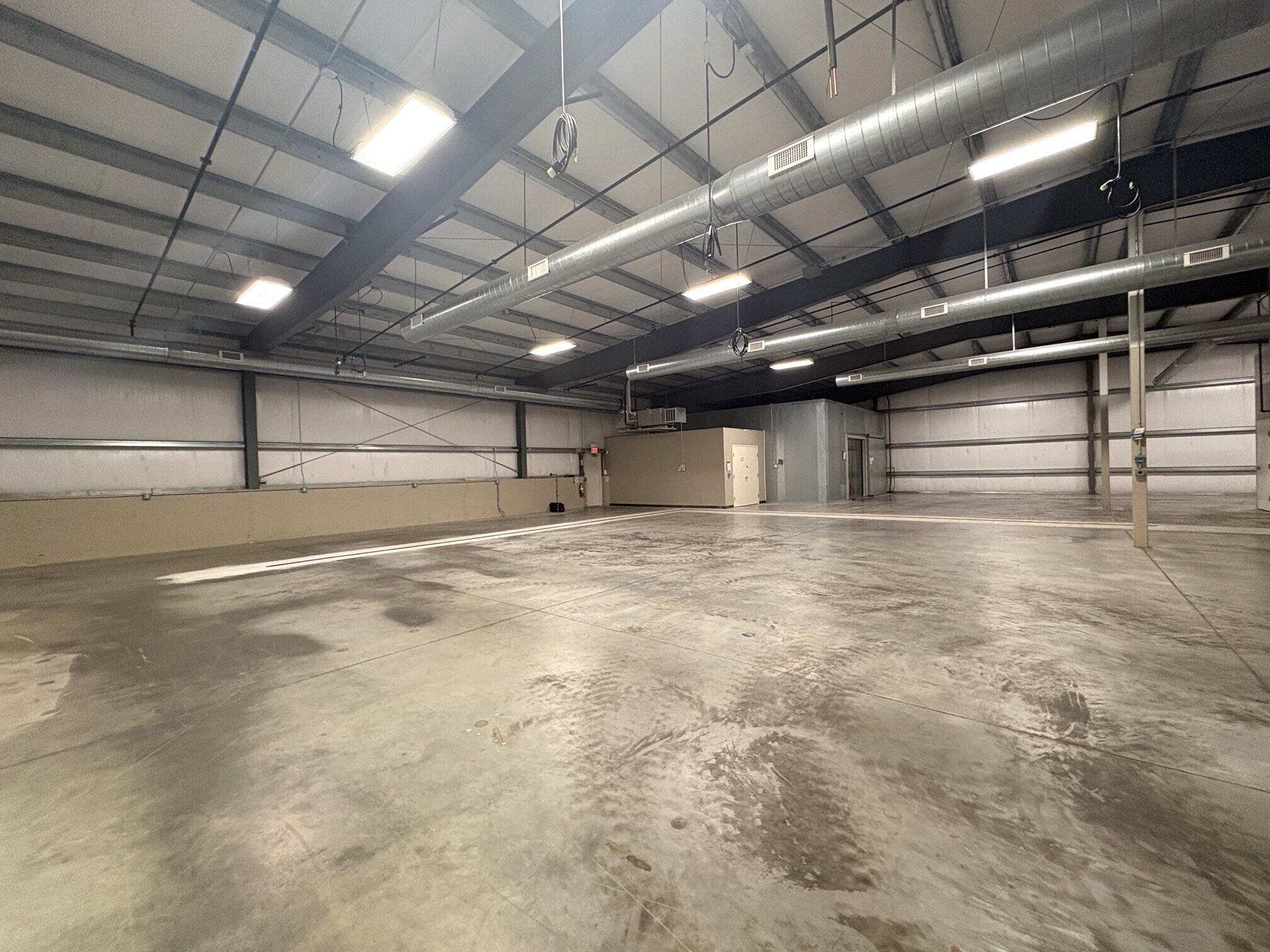 1 Rosenfeld Dr, Hopedale, MA for lease Interior Photo- Image 1 of 2