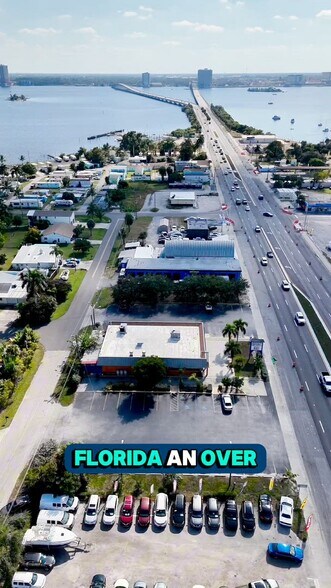 1130 N Tamiami Trl, North Fort Myers, FL à vendre - Vidéo sur l’inscription commerciale - Image 2 de 17