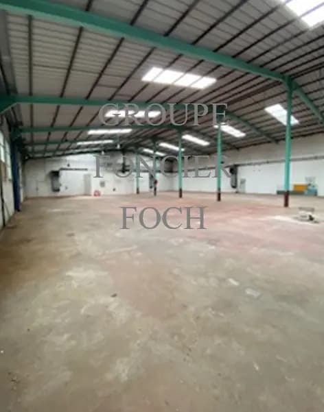 Flex in Lyon for lease Interior Photo- Image 1 of 6